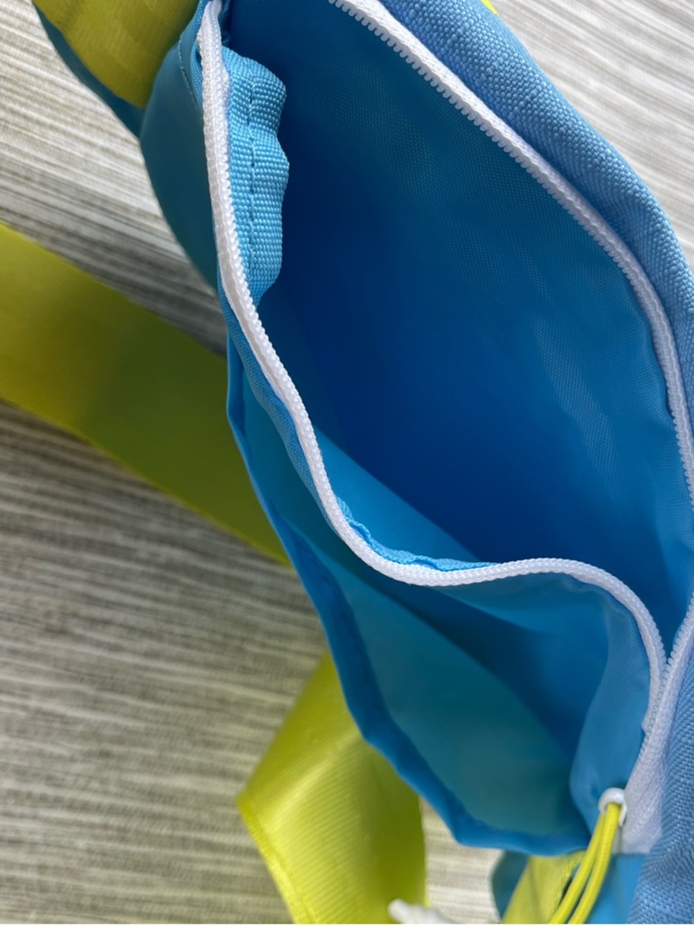 Hoka Adjustable Belt Fly Human Fly Running Waist Pack in Blue and Neon Yellow - Picture 8 of 15